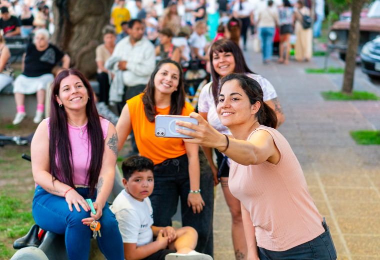 Monte Cristo celebró el día de la madre con una gran fiesta