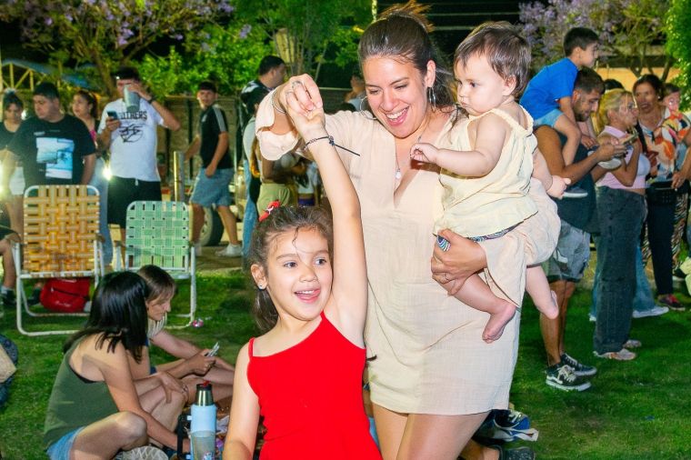 Monte Cristo celebró el día de la madre con una gran fiesta