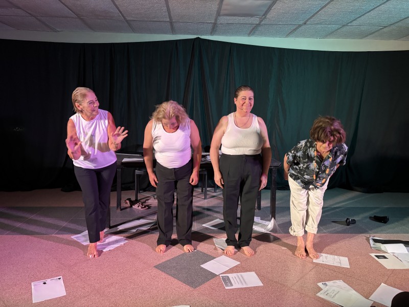 Una noche llena de arte con la muestra de los talleres de Teatro y Guitarra