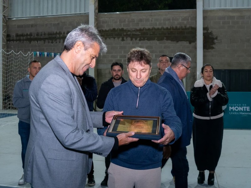 Monte Cristo inauguró una nueva cancha de básquet en el Arena