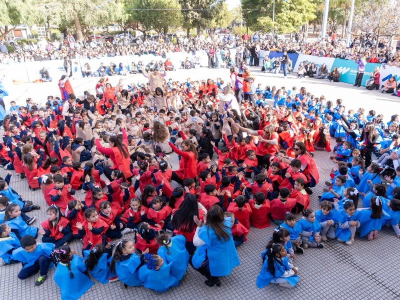 Monte Cristo celebró el día de su bandera en la Plaza Sarmiento