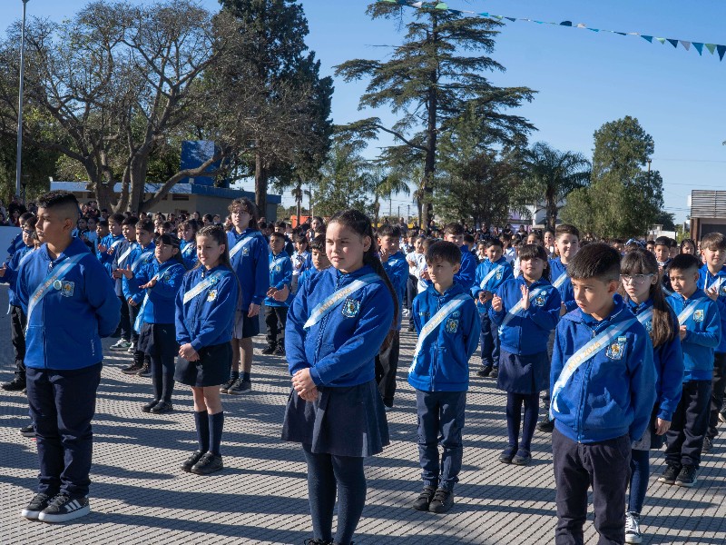 Estudiantes de cuarto grado de Monte Cristo, realizaron su Promesa de Lealtad a la Bandera
