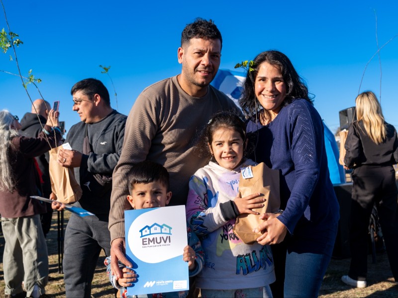 Monte Cristo da un paso histórico: 101 familias recibieron su lote y se anunció un nuevo loteo social con más de 500 soluciones habitacionales
