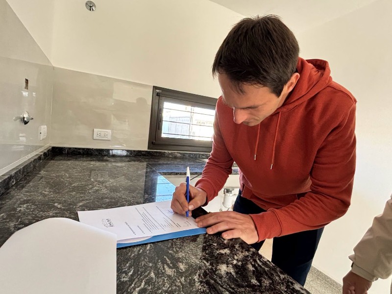 ¡Dos nuevas familias ya tienen casa propia!