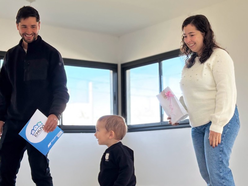 ¡Dos nuevas familias ya tienen casa propia!